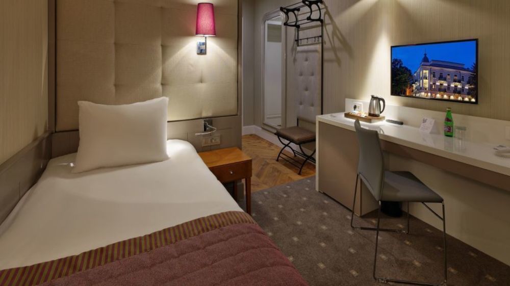 Bristol Art&medical Hotel